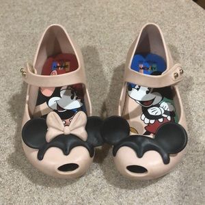 Mini Melissa size 7 Disney Twins, pink
